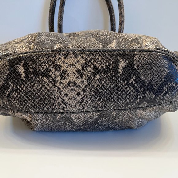 VINTAGE MICHAEL KORS - Faux Snakeskin / Slouchy Hobo Bag - Boho Chic - Picture 4 of 10